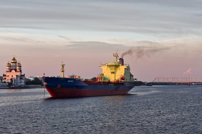 Russia’s Oil Revenue Falls 24% Despite Stable Export Volumes