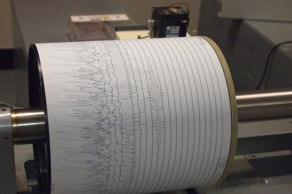 Moderate 5.5 quake strikes remote East Pacific Rise