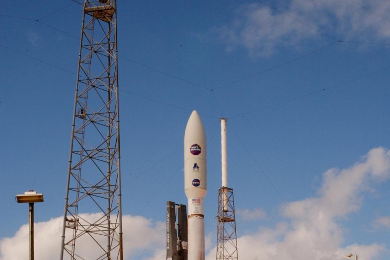 New Horizons to Measure Heliopause and Interstellar Space