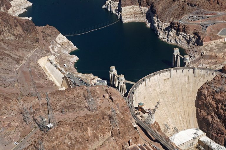 Dam Projects Displace 15,000, Alter River Ecosystems