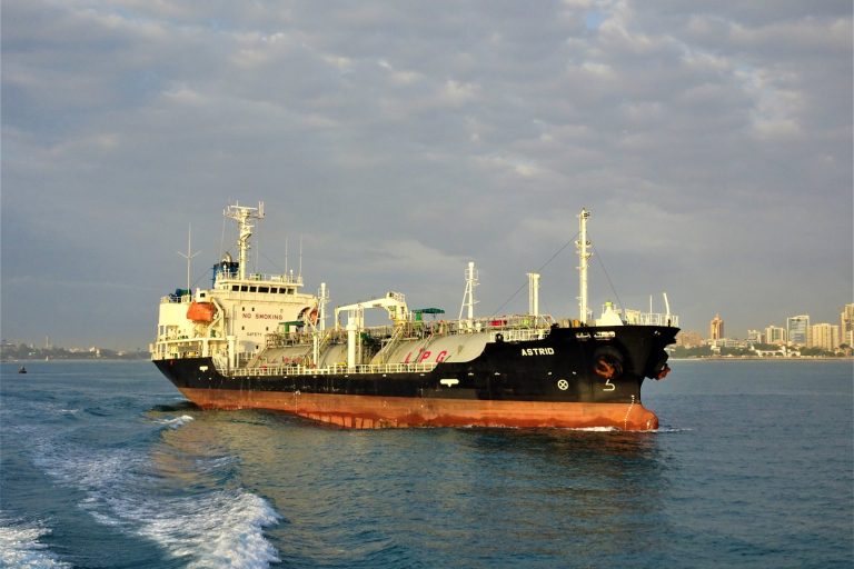 Strait of Hormuz Threats Raise Global Oil Price Fears