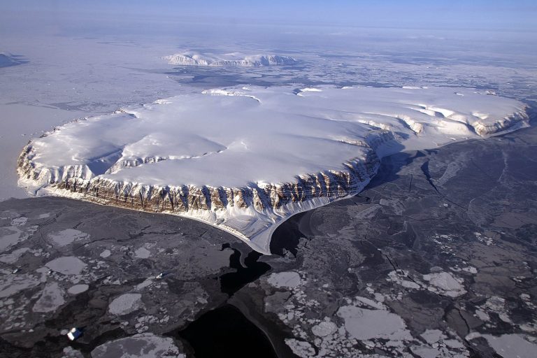 Shallow Depth Amplifies Quake Near South Sandwich Islands