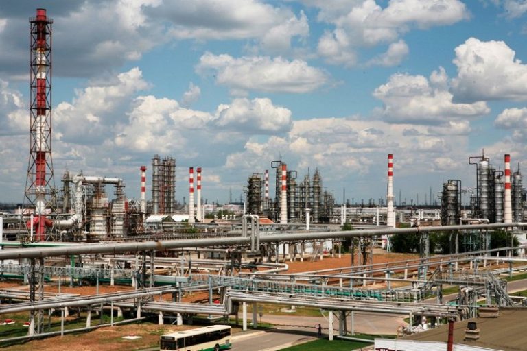Drone Strikes on Russian Refineries Disrupt Oil Exports and Global Markets