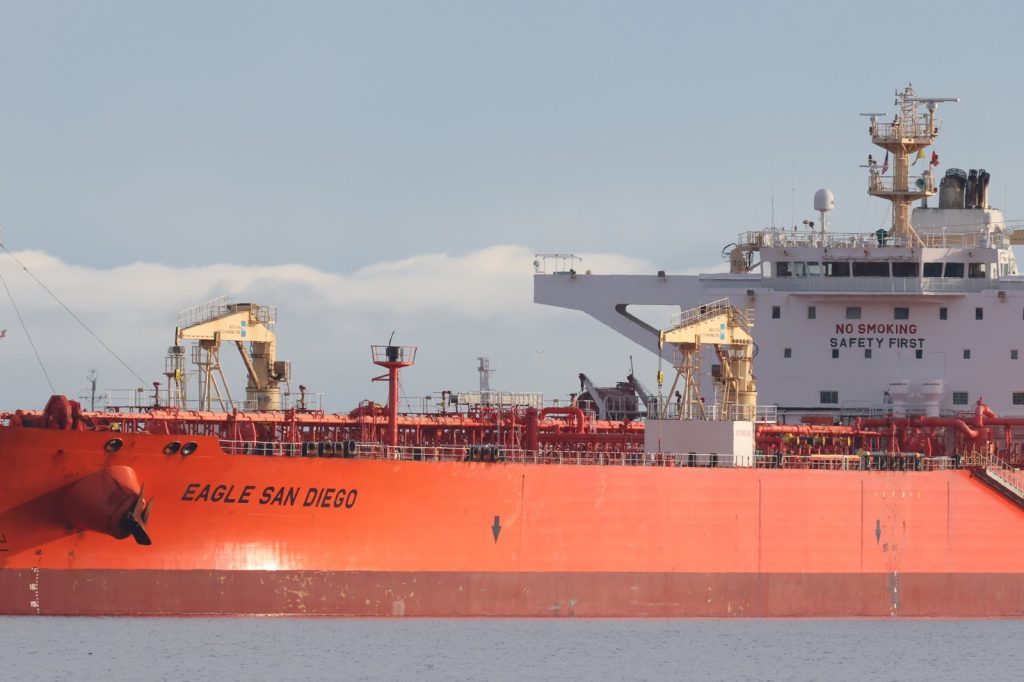 Global Oil Markets Brace for Strait of Hormuz Closure