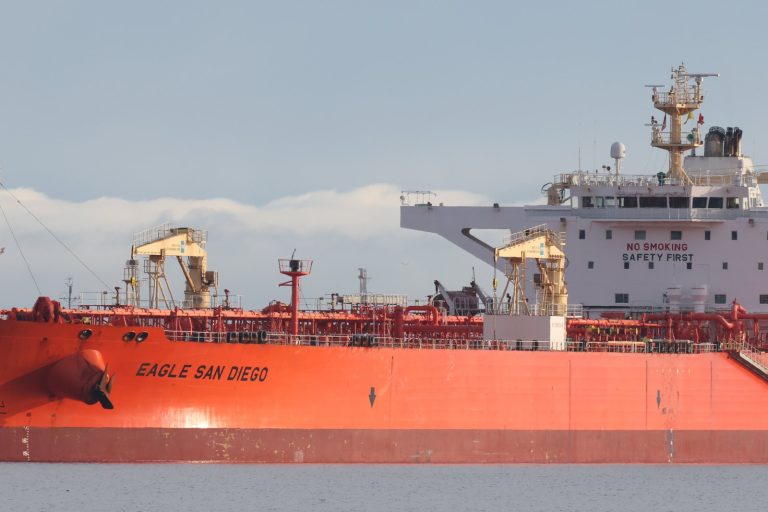Global Oil Markets Brace for Strait of Hormuz Closure