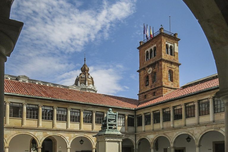 Spanish Biochemist’s Aging Research Sparks Global Biomedical Interest