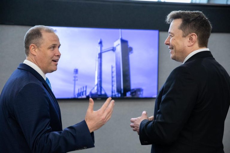 Elon Musk’s SpaceX Dominates Reusable Rocket Tech, Spaceflight