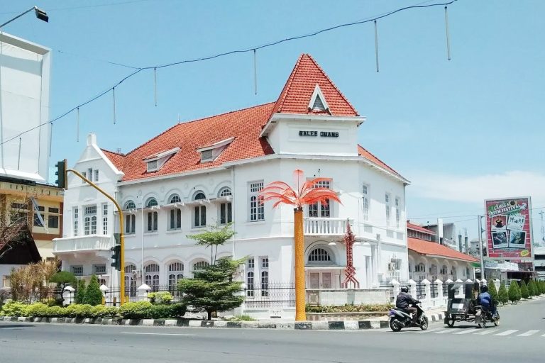 Magnitude 5 quake strikes off Indonesia, no tsunami alert issued