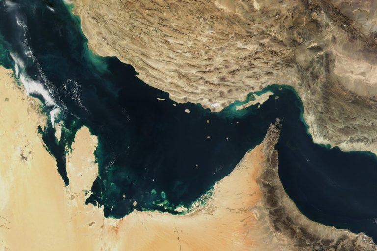 US Toll on Hormuz Oil Leaves Gulf Tankers Waiting