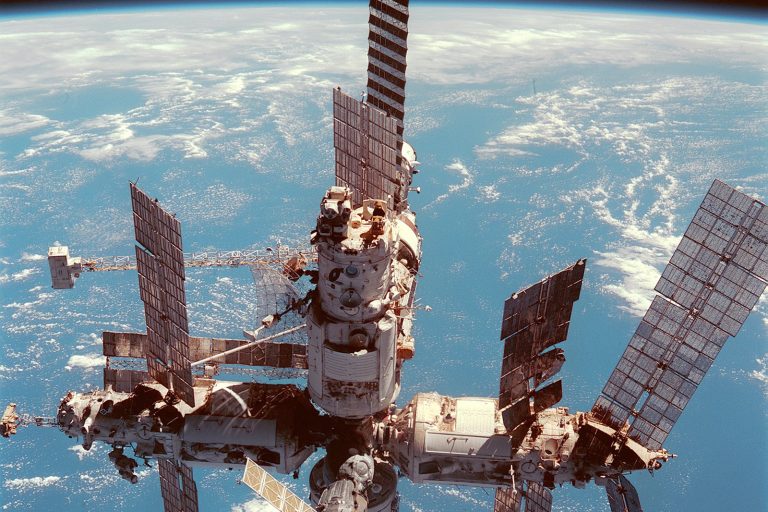 Russia’s 1990s Znamya Space Mirror Experiments: Historical Precedents Analyzed
