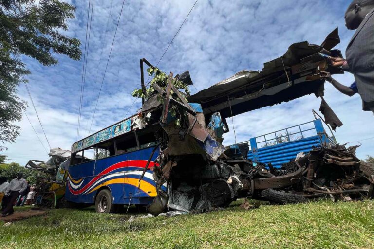 Uganda Bus-Truck Crash Kills Six Near Kyakabuga
