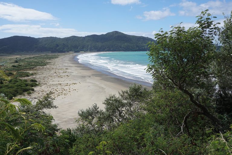 Moderate 5.6 quake shakes New Zealand near Hicks Bay