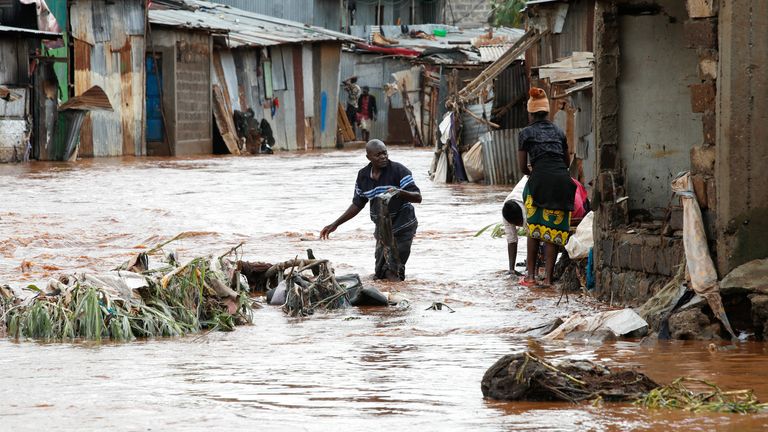 Nairobi Flooding Displaces Tens Thousands