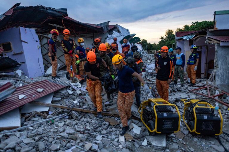 6.7 Quake Kills Seven in Philippines, Exposing Seismic Risk