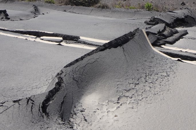 Hawaii Quake Survivors Get Federal Aid; Four States Get Repair Funds