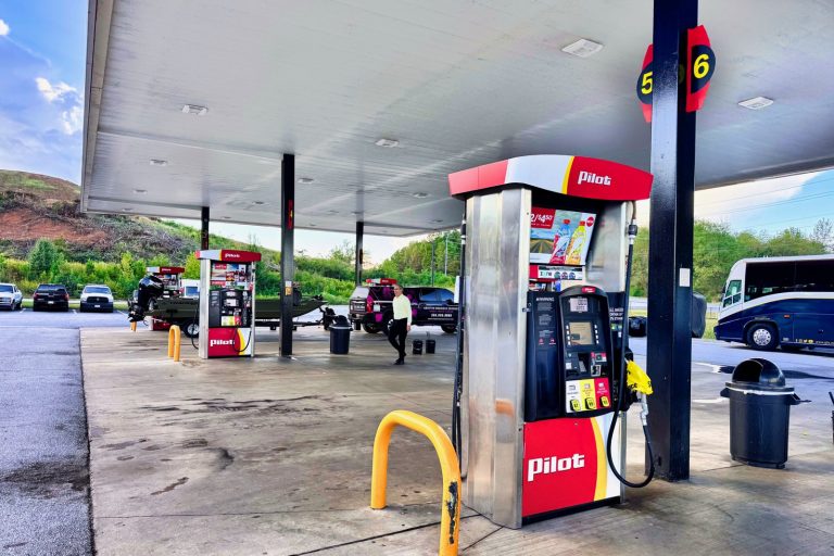 US Diesel Prices Climb to $6.23 Amid Iran Conflict