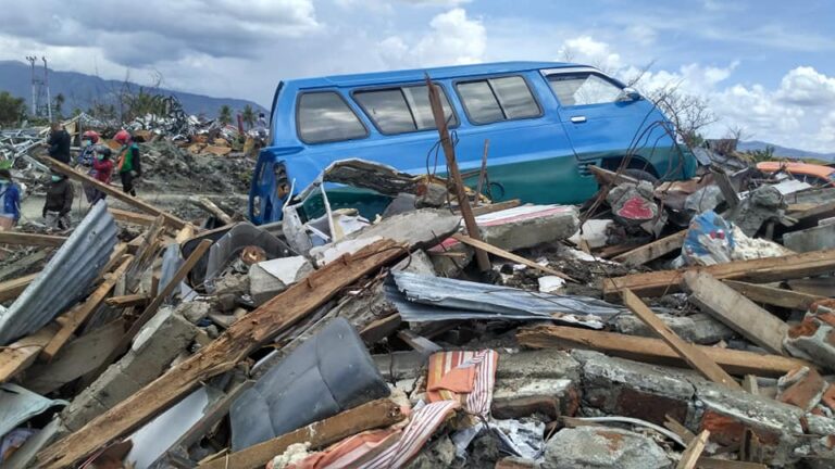 Indonesia Quake Kills 1, Injures 29 in Sulawesi