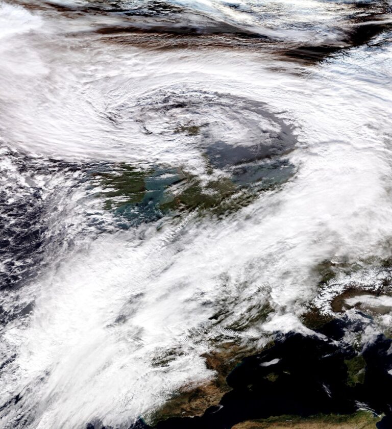 UK Issues Emergency Alerts as Storm Darragh Approaches