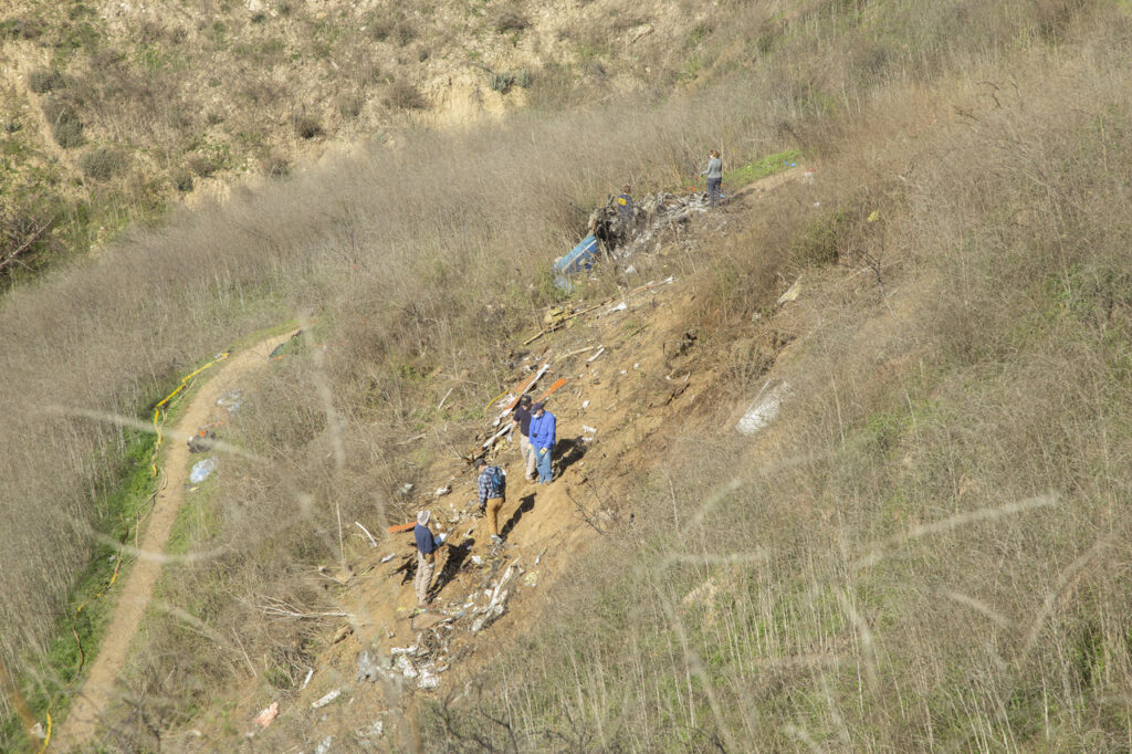 Philippines Van Crash Kills 8 Family Members