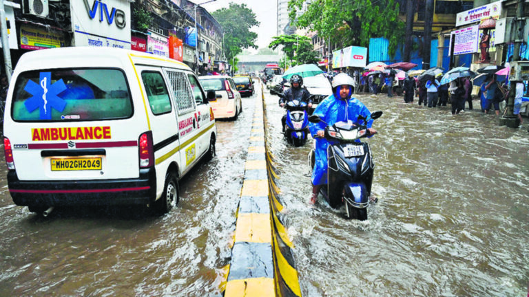 BMC Manages Mumbai’s Flood Response Amid Heavy Rains