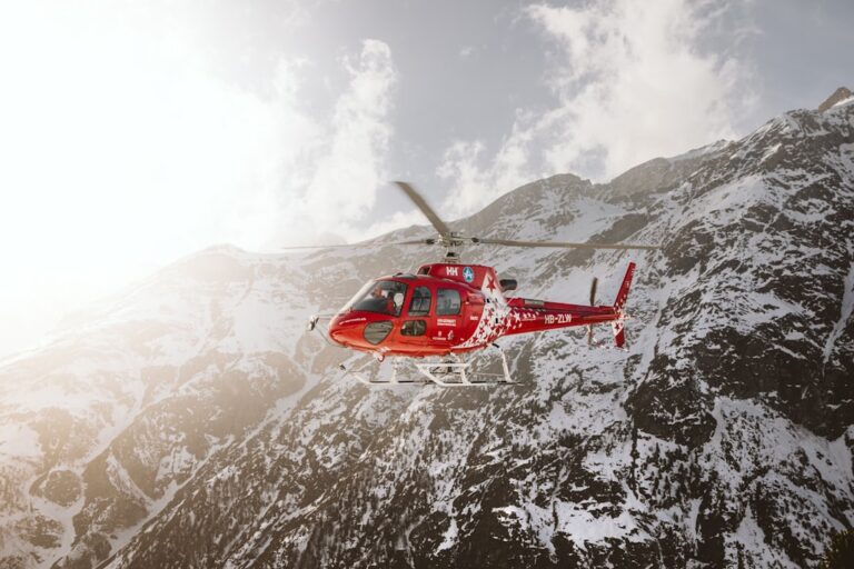 Avalanches in French Alps Claim Five Lives Off-Piste Skiing Areas