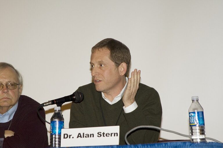 Alan Stern leads New Horizons mission for APL, SwRI