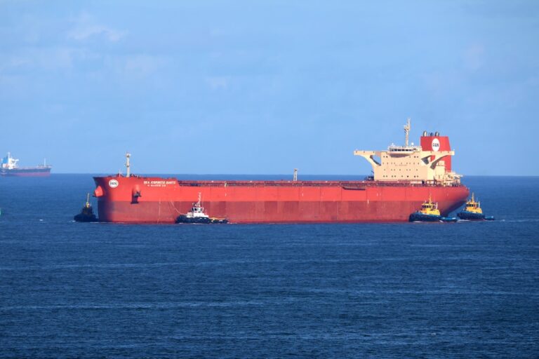 Iran Sets Conditions for Reopening Strait of Hormuz Amid Oil Crisis