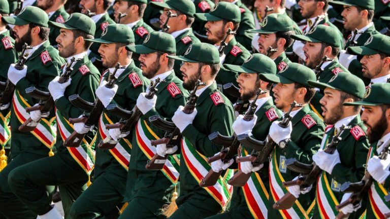Iran Threatens Strait of Hormuz Closure, Escalating Global Oil Risk