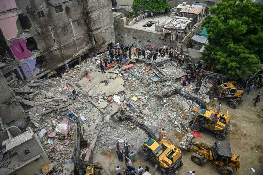 Karachi Building Collapse Kills Amid Infrastructure