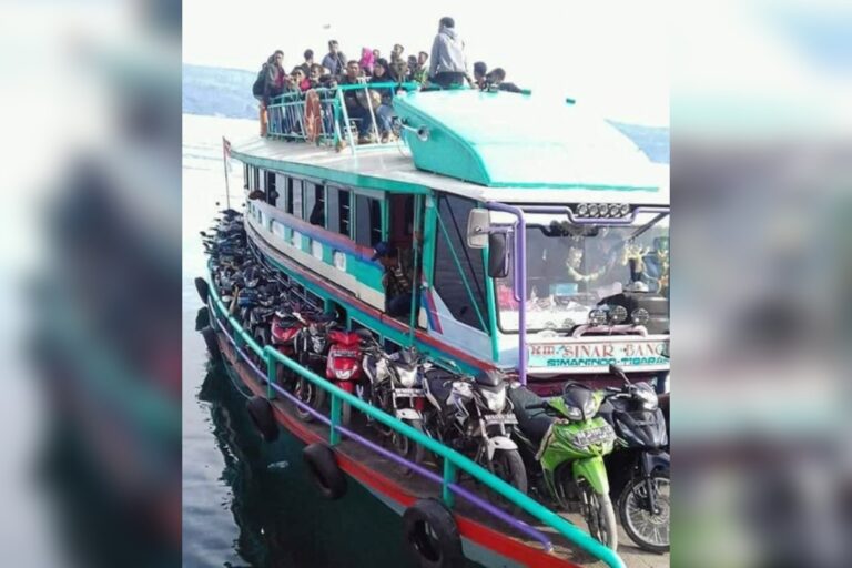 Indonesia Rescuers Seek 129 Missing After Ship Capsizes