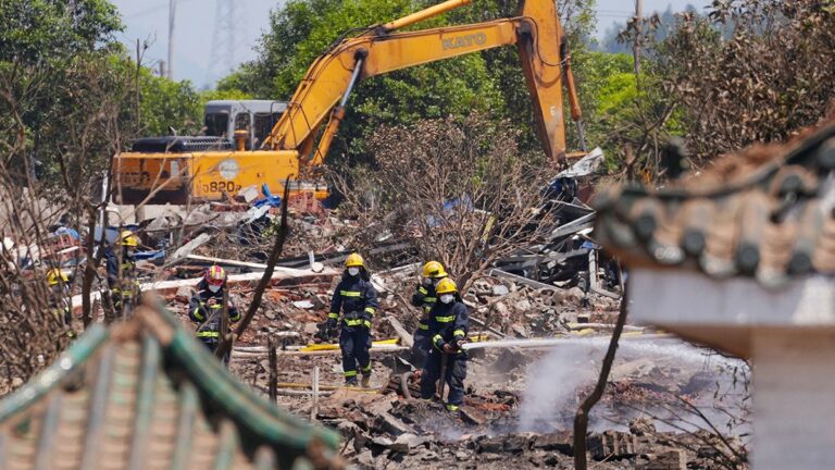Liuyang Fireworks Factory Explosion Kills 37, Injures 51