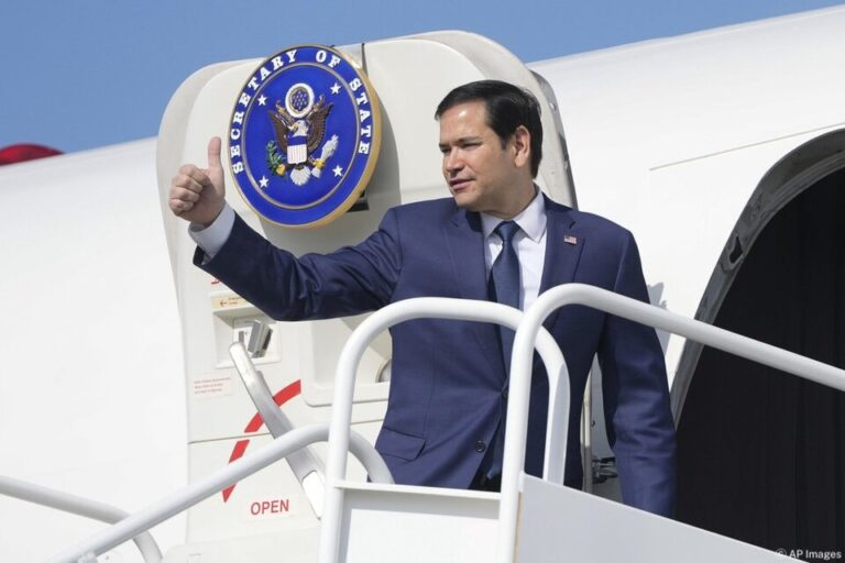 Rubio Scraps Fee Plan for World’s Vital Oil Passage