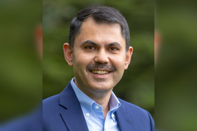 Turkey’s Environment Minister Urges Global Shift from Combustion Energy by 2035