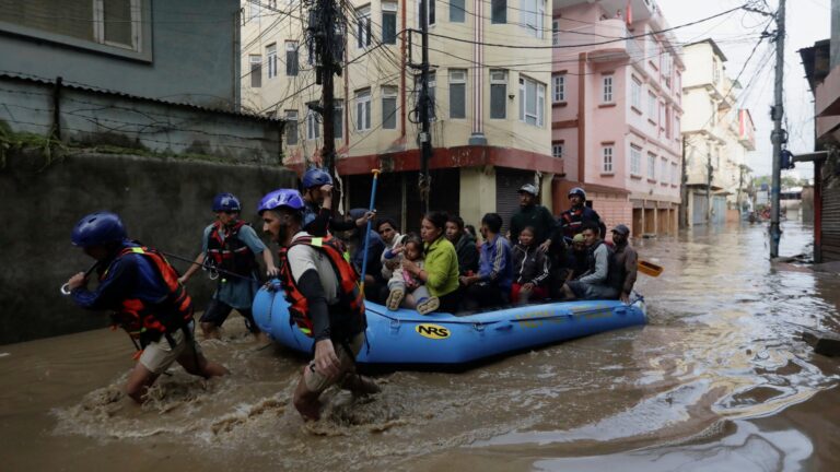 Nepal floods: India, China, S. Korea join rescue as death toll tops 1,000