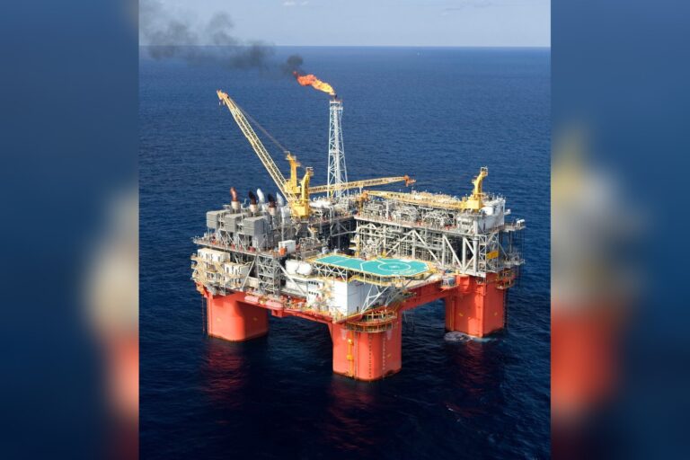 U.S.-Iran Conflict Risks Global Oil via Strait of Hormuz