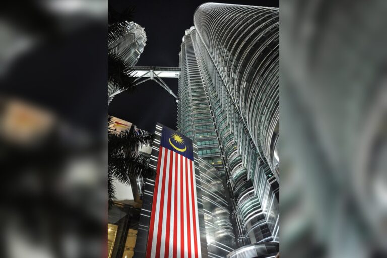 Petronas Prices Spot LNG Cargo to Asia on Canada AECO Index
