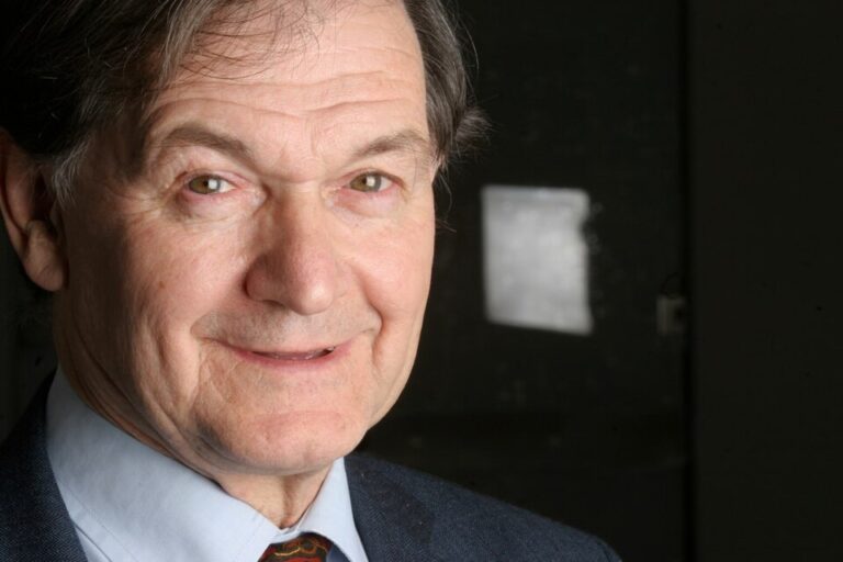 Black Hole Energy: Penrose Process & Dyson Sphere Physics