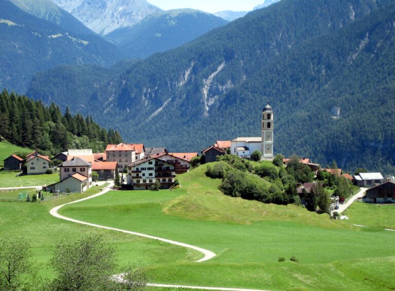 Swiss Village Brienz Spared by 2M Cubic Meter Rockslide