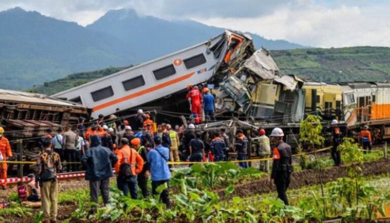 Train Crash Kills Four, Injures Many Across Two Countries Suddenly