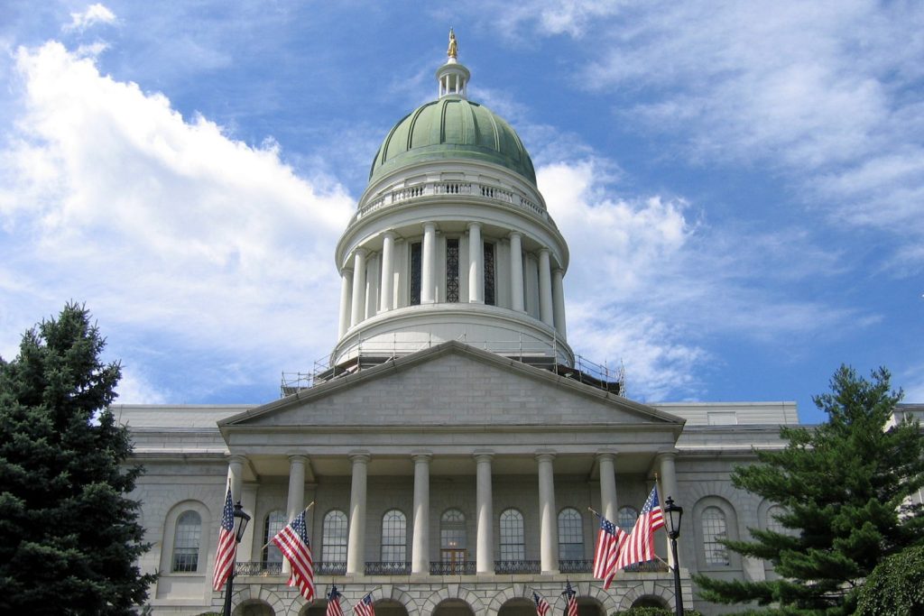 Maines Next Governor Faces Climate-Energy Tightrope Walk: Balancing Affordability and Action