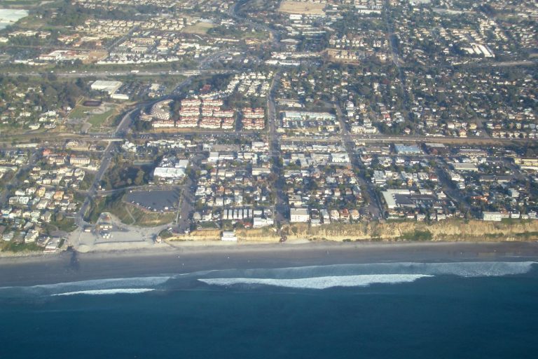 Warm Pacific water pulse threatens erosion and flooding along U.S. West Coast