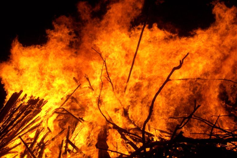 Gasoline Tanker Explosion Kills 180 in Nigerian Town of Majiya Suddenly