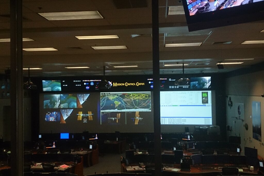 NASA Accelerates Lunar Mission Timeline by Adopting Apollo-Era Management Playbook