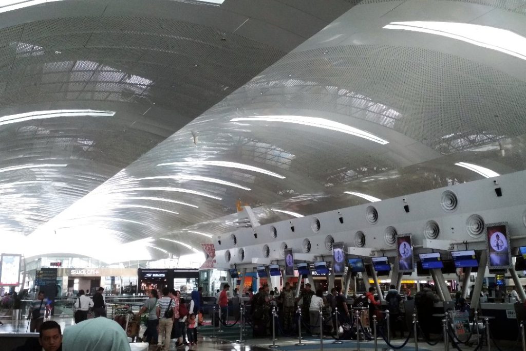 6 Flight Booking Hacks That No Longer Save You Money