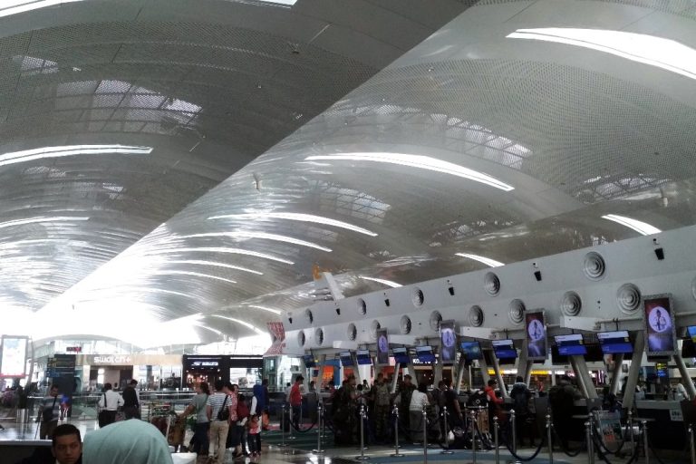 6 Flight Booking Hacks That No Longer Save You Money